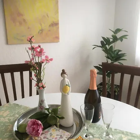 Helena Apartment *